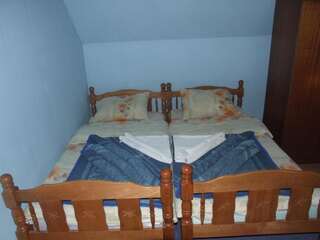 Гостевой дом Šćekić Accommodation Жабляк Трехместный номер с балконом-10